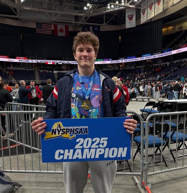  Congratulations to 2x NY State Wrestling champion senior Greyson Meak, who won last year’s 190-poun